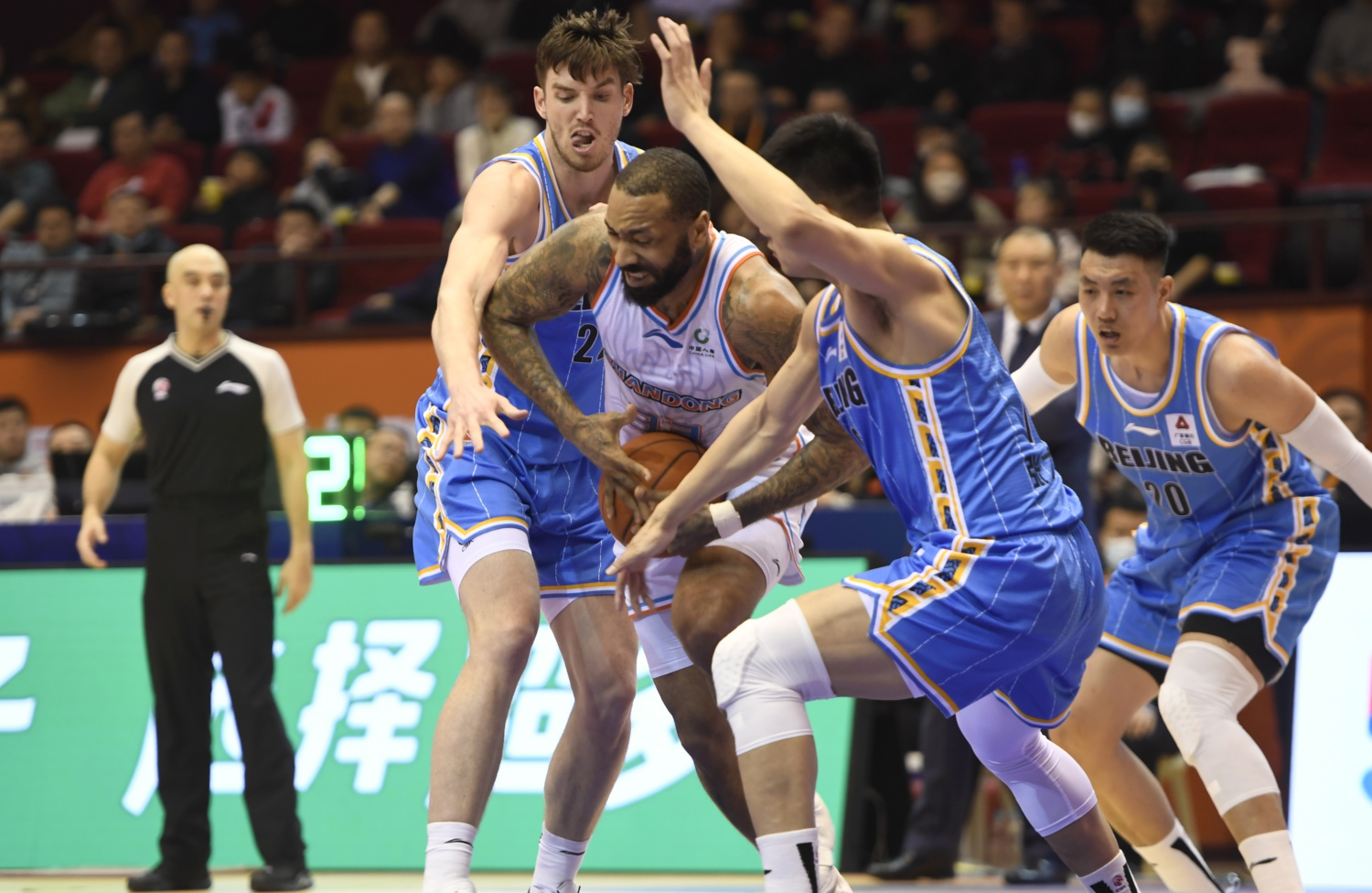 外援射手状态火爆，球队士气高昂